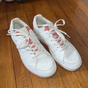 Worn one OnCloud Roger Sneakers